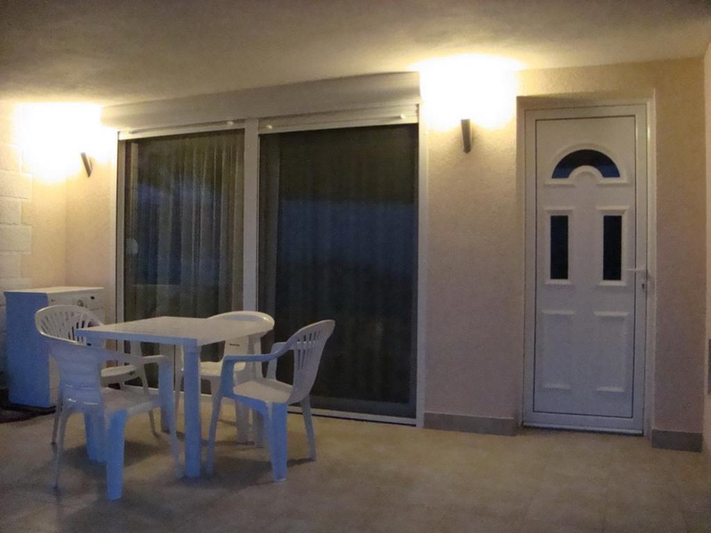 Natalie Apartments Tivat Zimmer foto