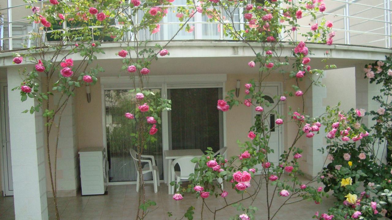 Natalie Apartments Tivat Exterior foto